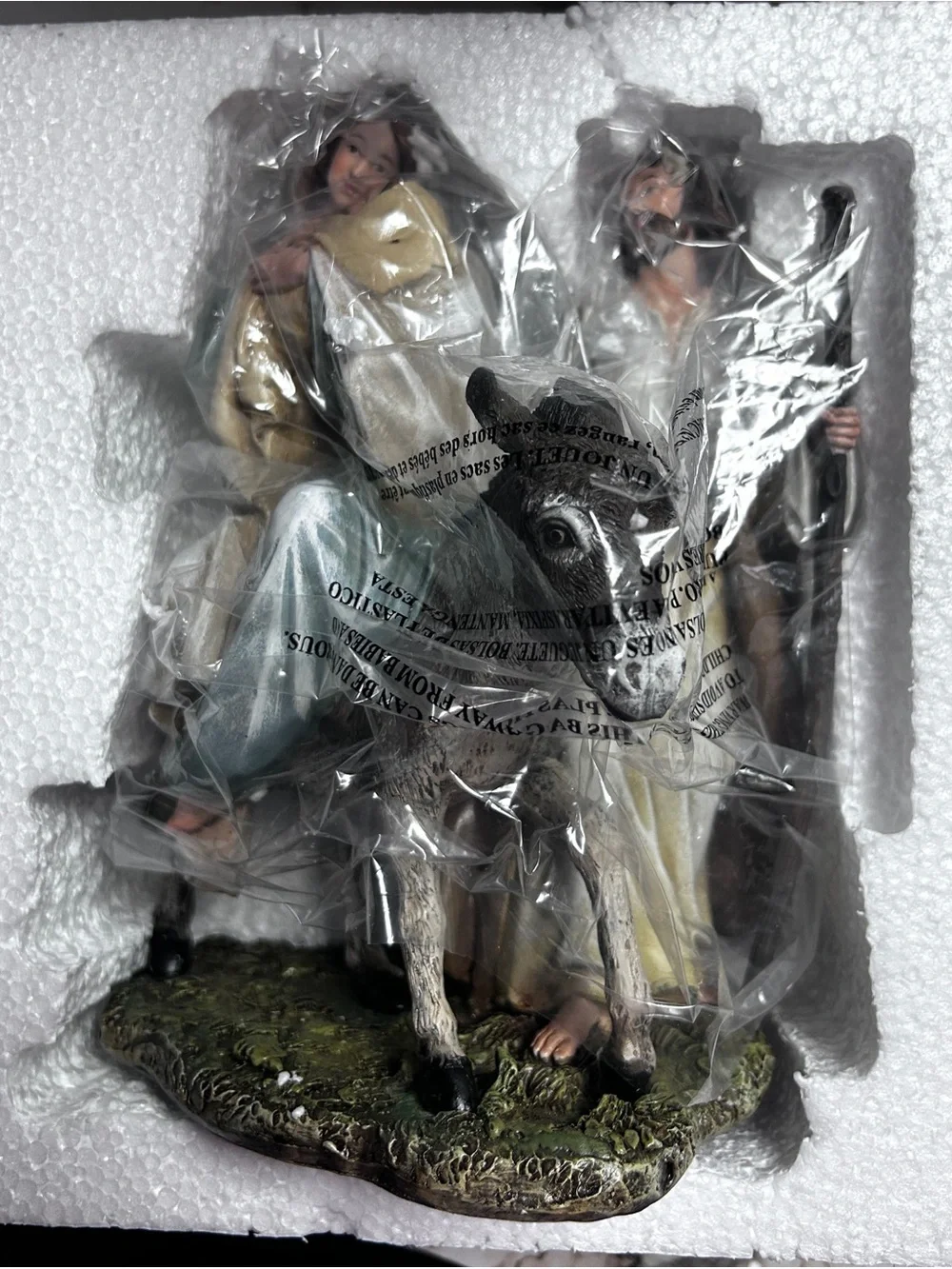 Roman ~ Renaissance ~ La Posada ~ Flight Into Egypt ~ Figurine ~ New W/ Box